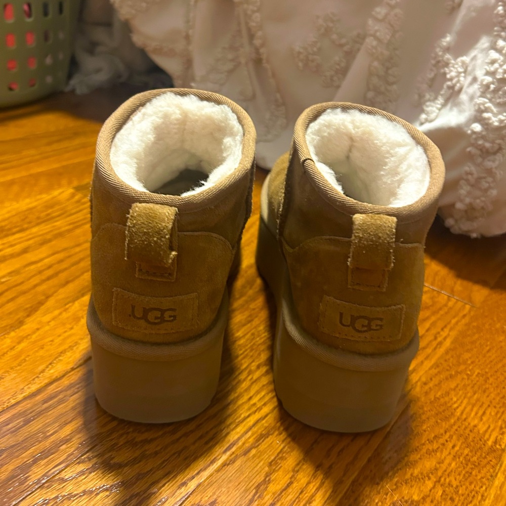 Classic Ultra Mini Platform Ugg
